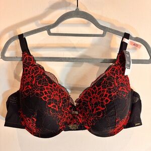 LA VIE EN ROSE Sz 40D Elegant Red and Black Lace Bra Padded Underwire NEW